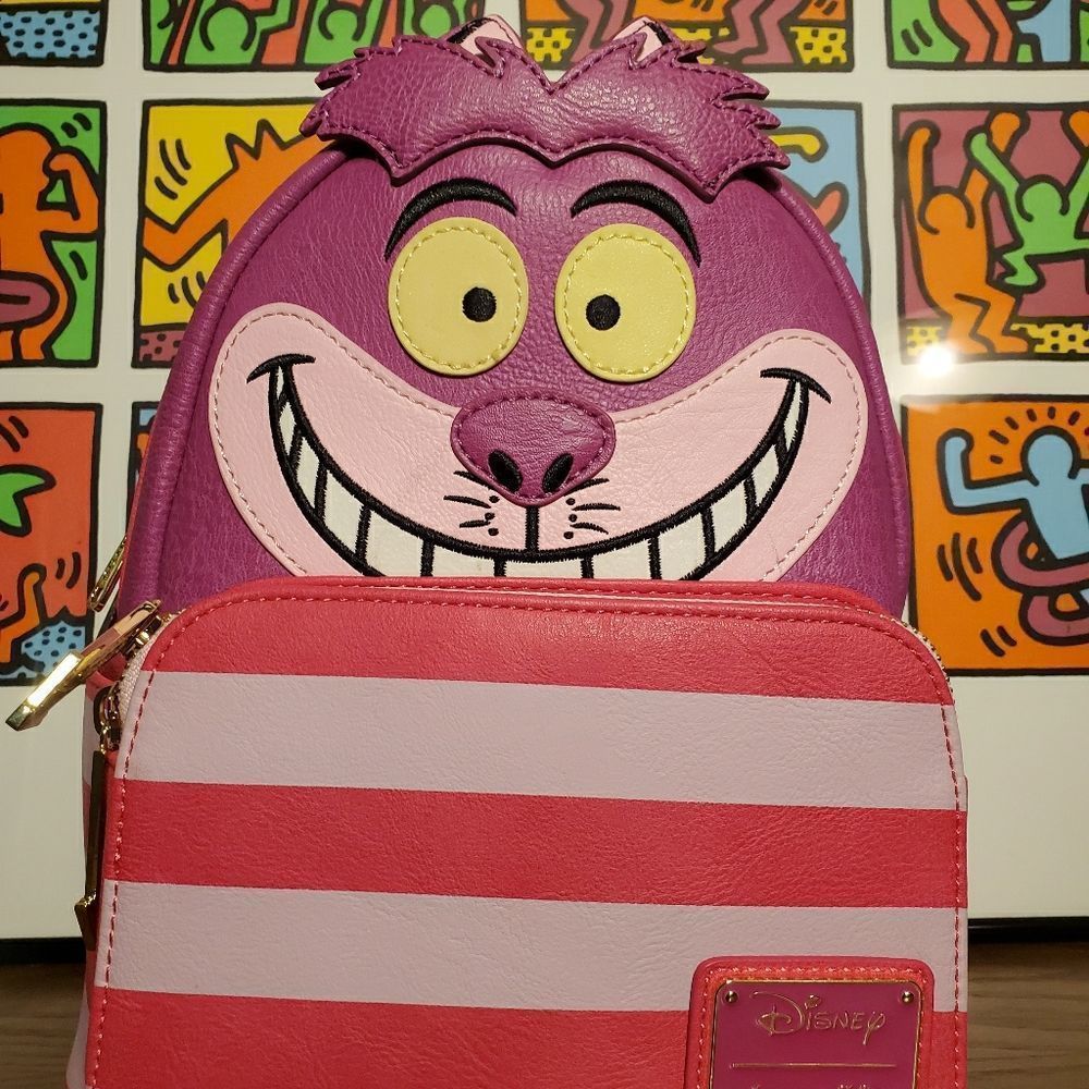 Loungefly  glow Cheshire cat glow in the dark mini backpack